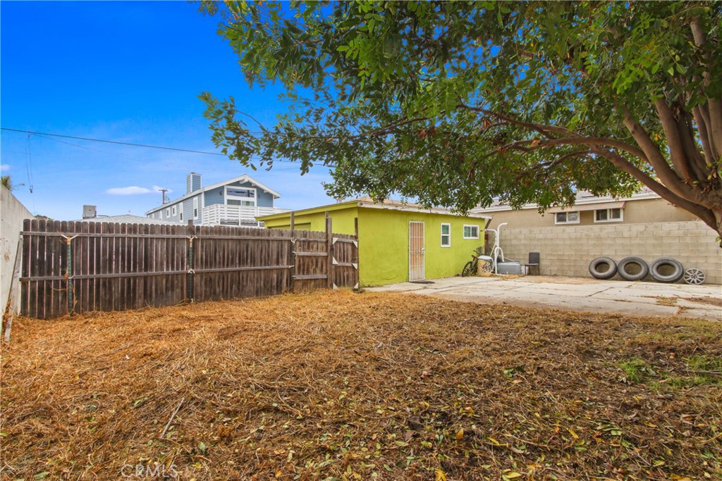 14508 Kingsdale Avenue