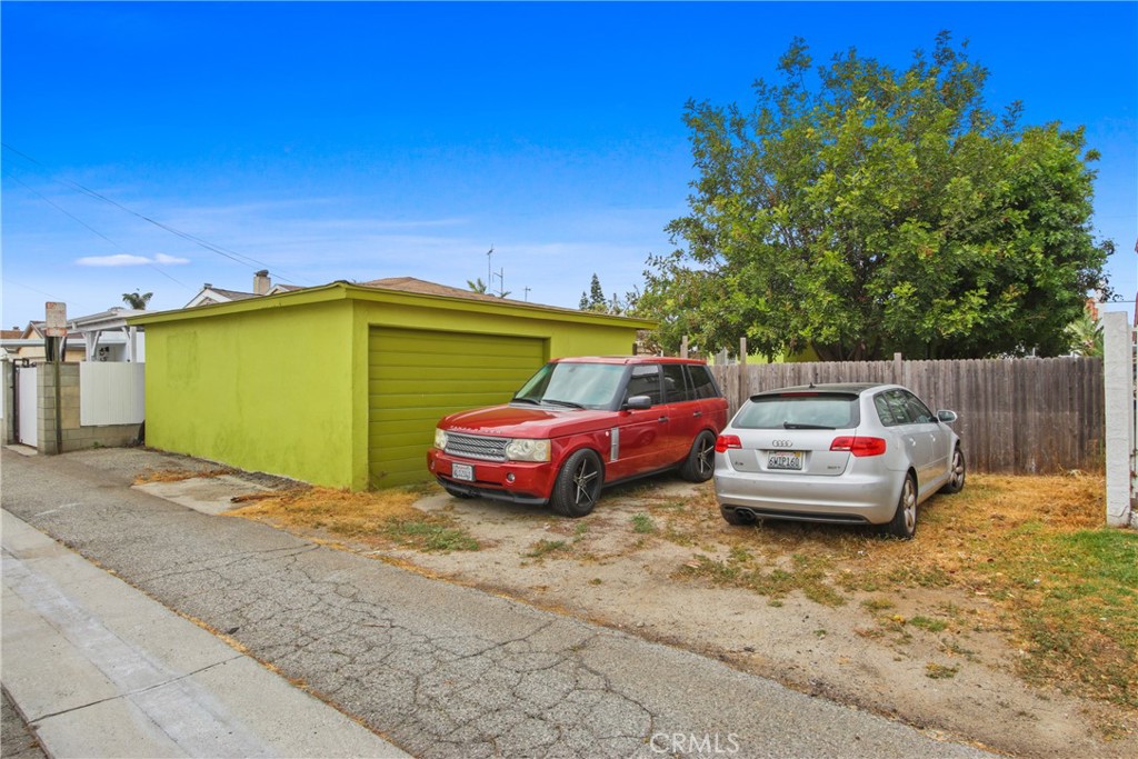14508 Kingsdale Avenue