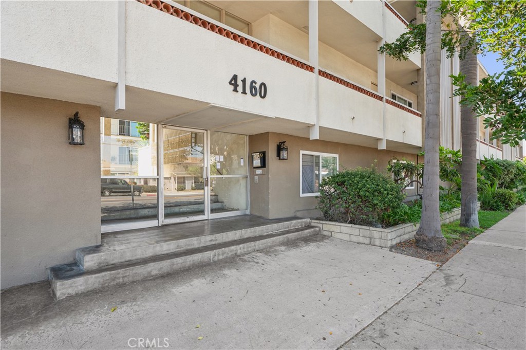 4160 W 182nd Street 219