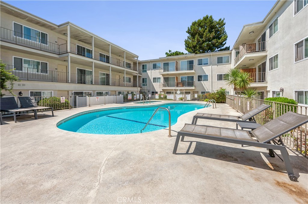 4160 W 182nd Street 219