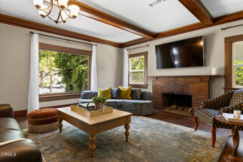 Photo of 529 N Hill Avenue, Pasadena, CA 91106 (MLS # P1-28970)