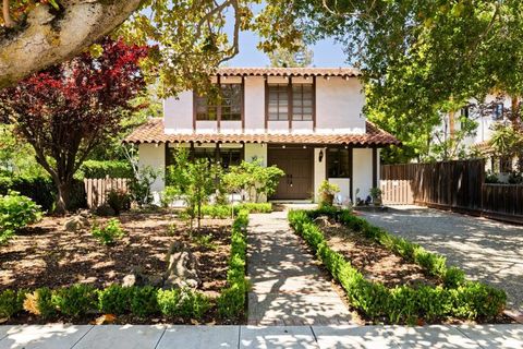 Photo of 225 Coleridge Avenue, Palo Alto, CA 94301 (MLS # ML82046542)