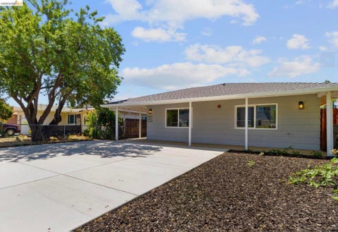 Photo of 26825 Woodland Ave AVE, Esparto, CA 95627 (MLS # 41142278)