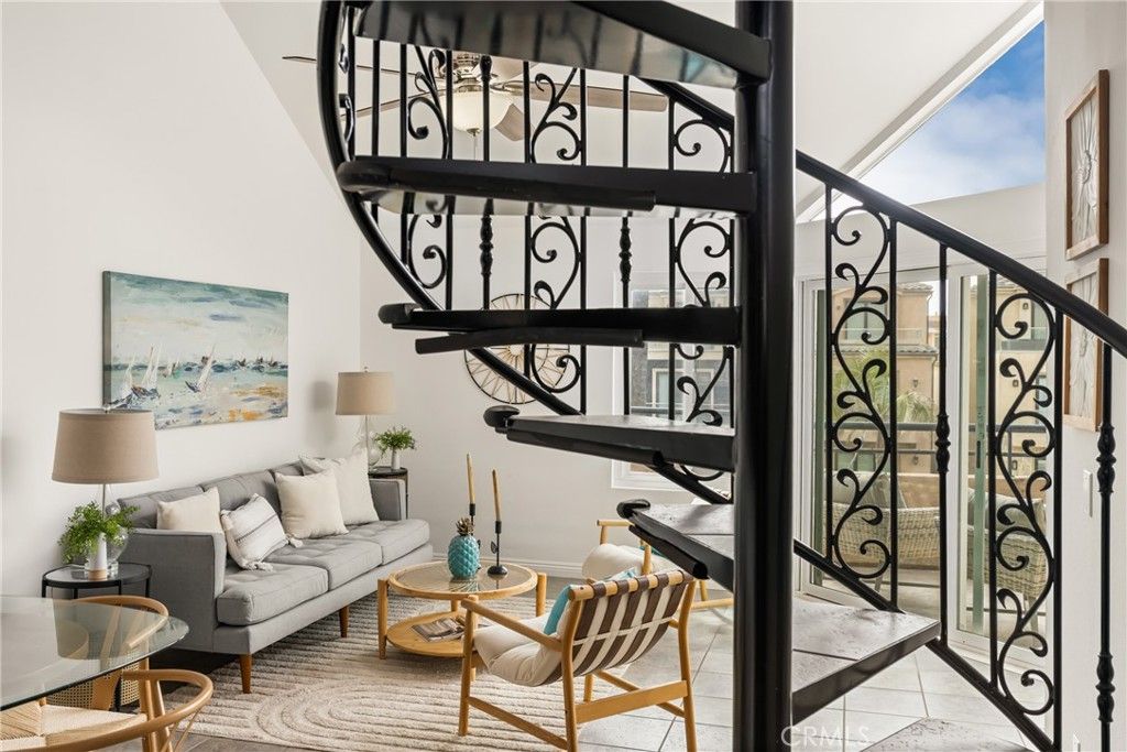 listing image 130725662617954921072
