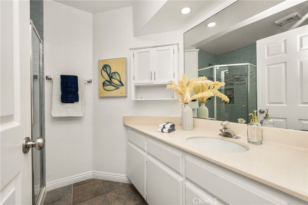 listing image 130722832959928761935