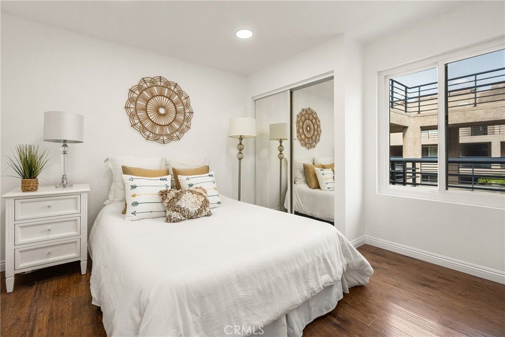 listing image 130724095304195442960