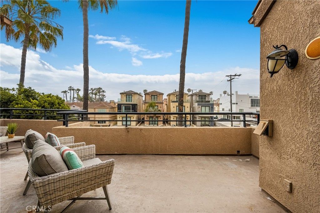 listing image 130723349673073193407