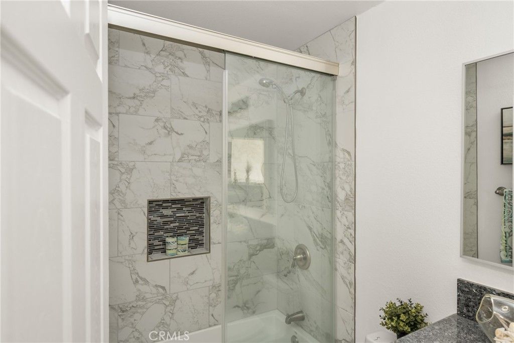 listing image 130726090771062660529