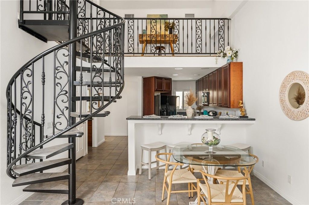 listing image 130724085507542403399