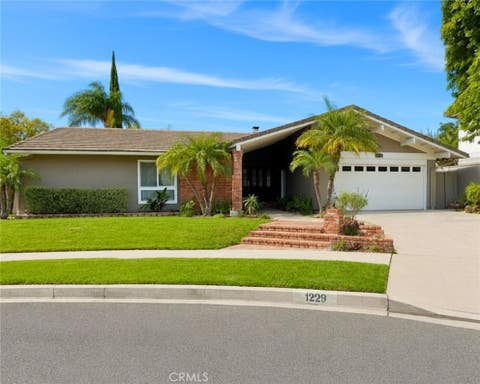 Photo of 1229 Kelsford Court, Westlake Village, CA 91361 (MLS # SR26136564)
