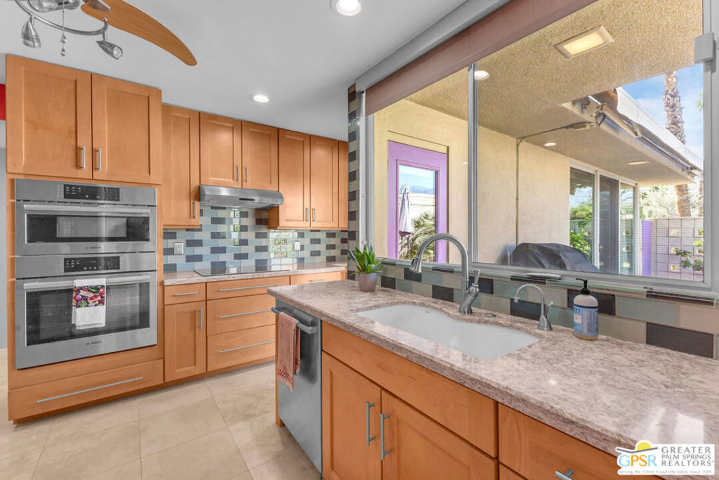 1211 Tamarisk West Street