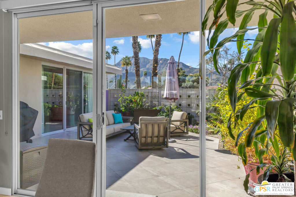 1211 Tamarisk West Street