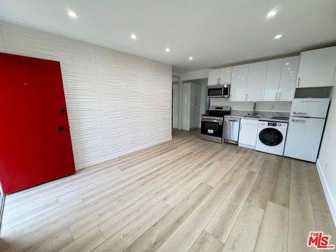 Photo of 3744 Westwood Boulevard #7, Los Angeles, CA 90034 (MLS # 26827267)