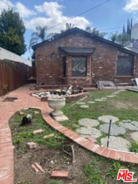 5512 Aura Avenue