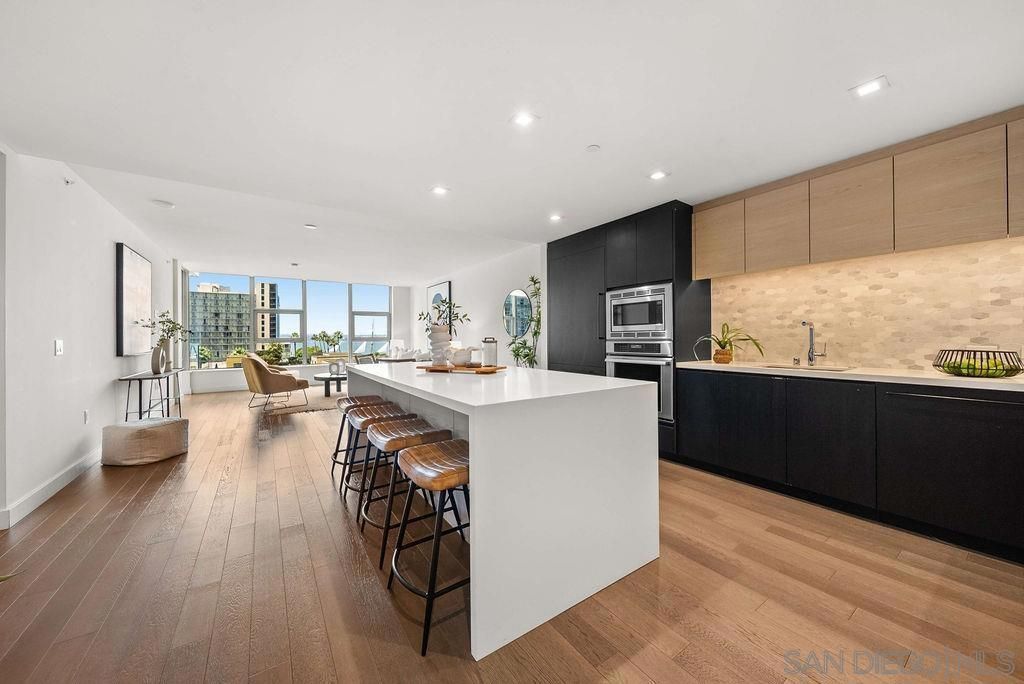 Photo of San Diego, CA 92101 (MLS # 260010621SD)