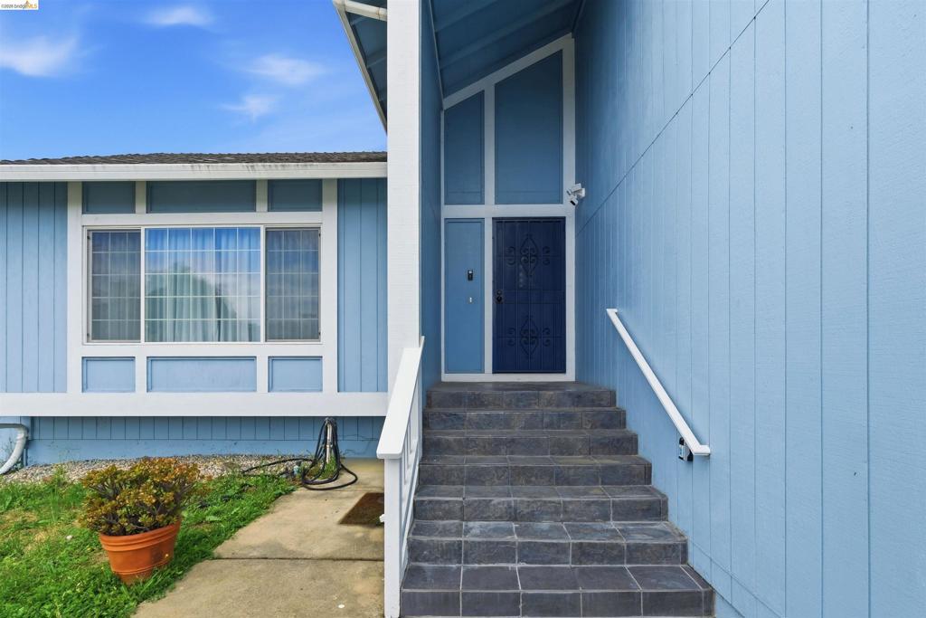 587 Birkdale Dr