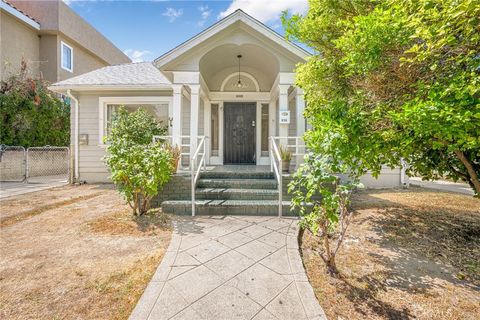 Photo of 636 NW Pioneer Drive NW #1, Glendale, CA 91203 (MLS # BB26142685)