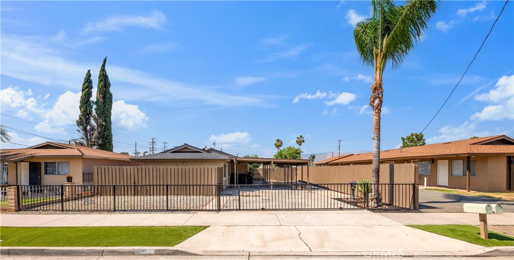 470 W Kimball