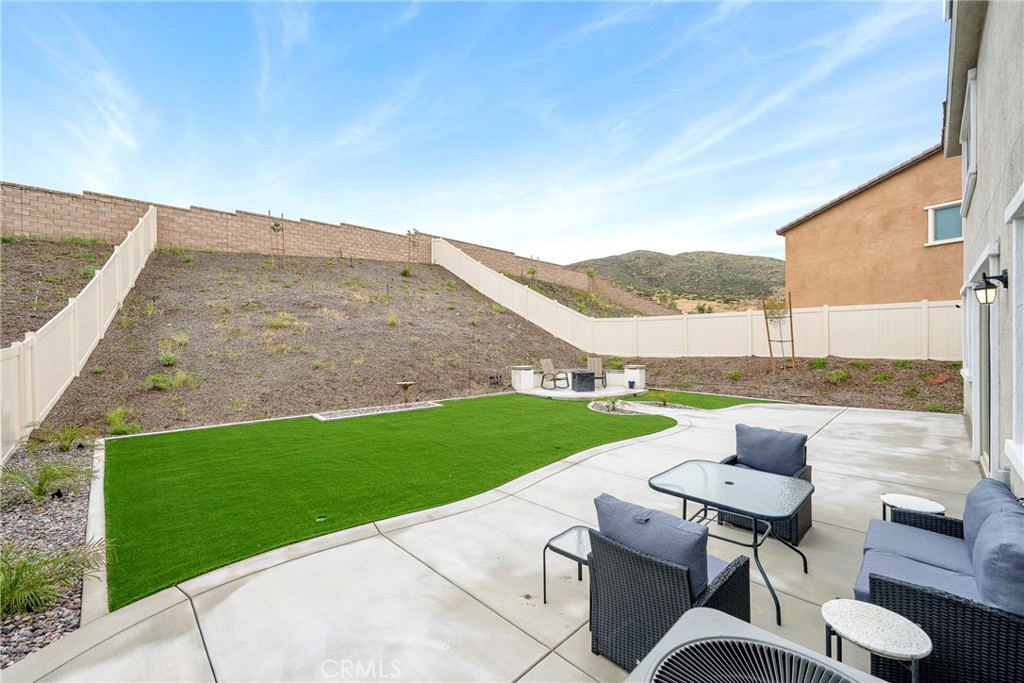 25321 Luna Peak Road