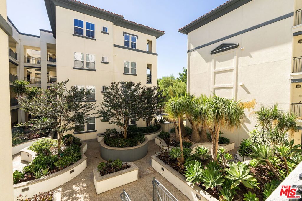 12963 Runway Road 218, Playa Vista CA 90094