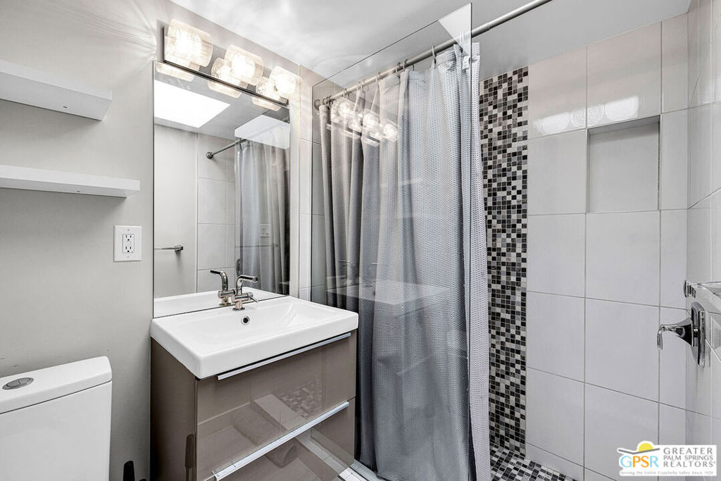 Racquet Club East - Residential