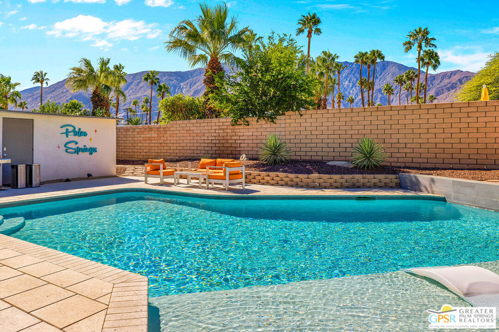 Racquet Club East - Residential