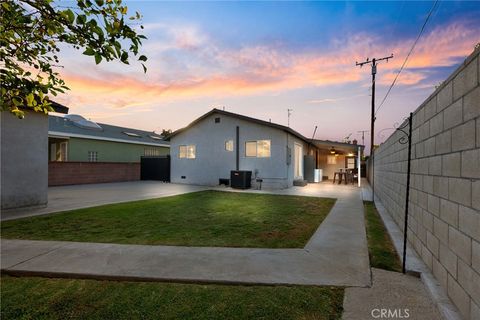 11816 La Reina Downey CA 90241