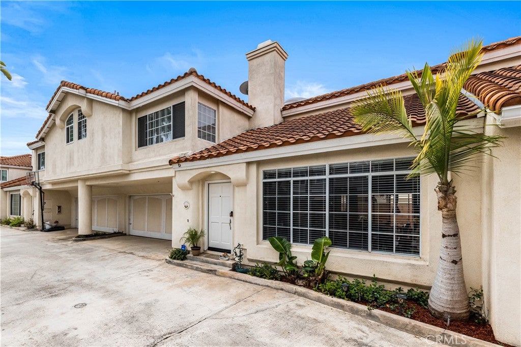 2537 Orange Avenue