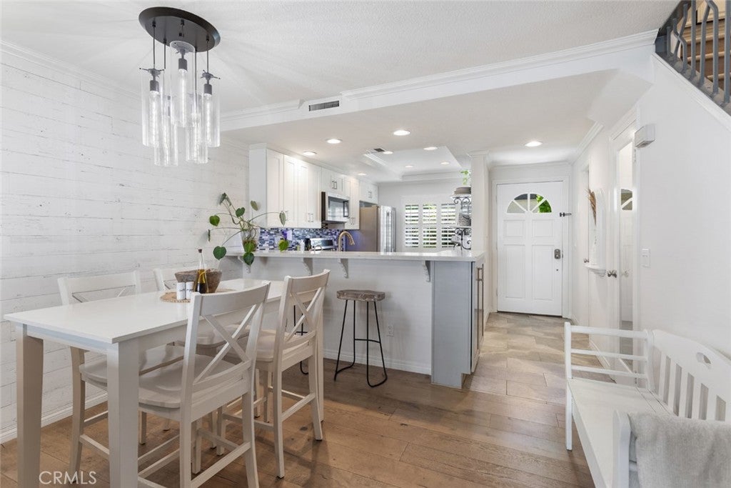 5534 Las Virgenes Road Rd