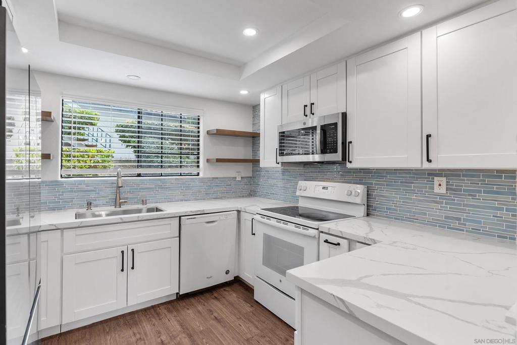 16232 Avenida Venusto B