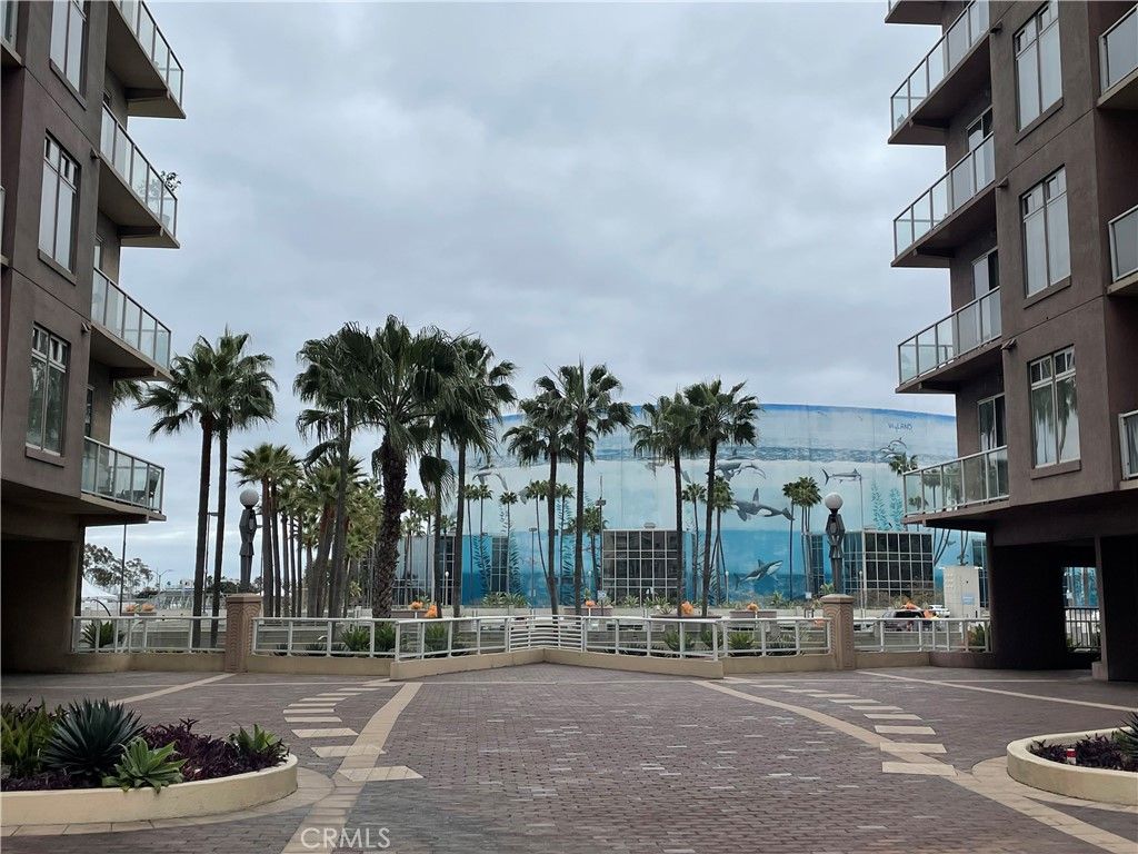 Photo of 488 E Ocean Blvd #1518, Long Beach, CA 90802 (MLS # PW26061367)