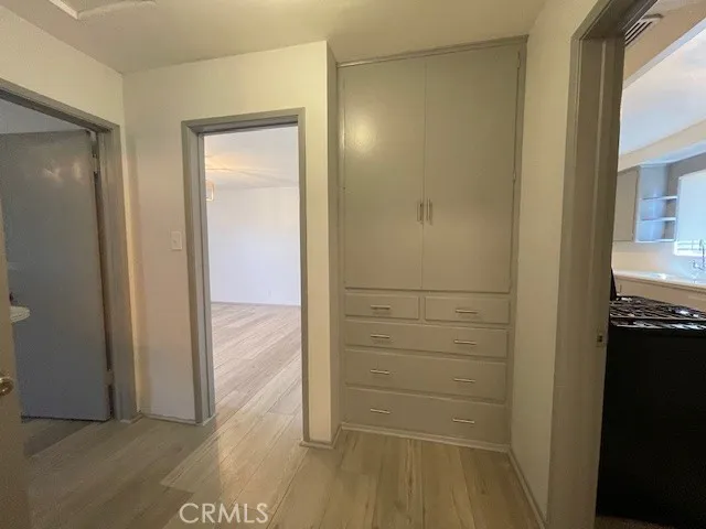 Burbank, California 91504, United States, 1 Bedroom Bedrooms, ,1 BathroomBathrooms,Residential,Active,250677