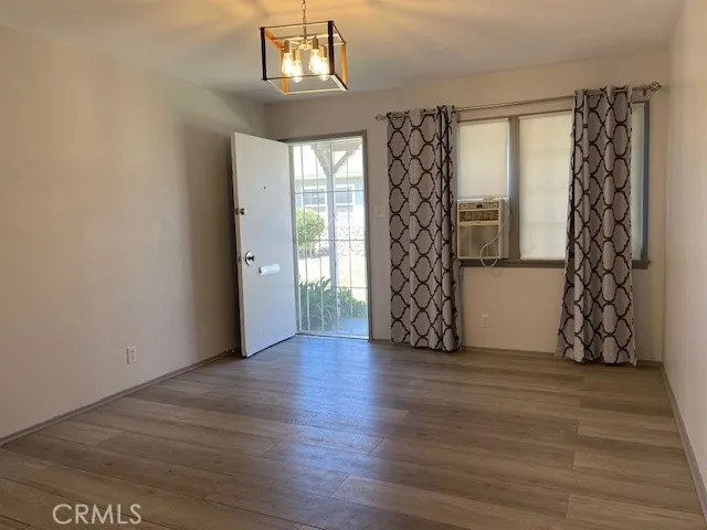 Burbank, California 91504, United States, 1 Bedroom Bedrooms, ,1 BathroomBathrooms,Residential,Active,250677