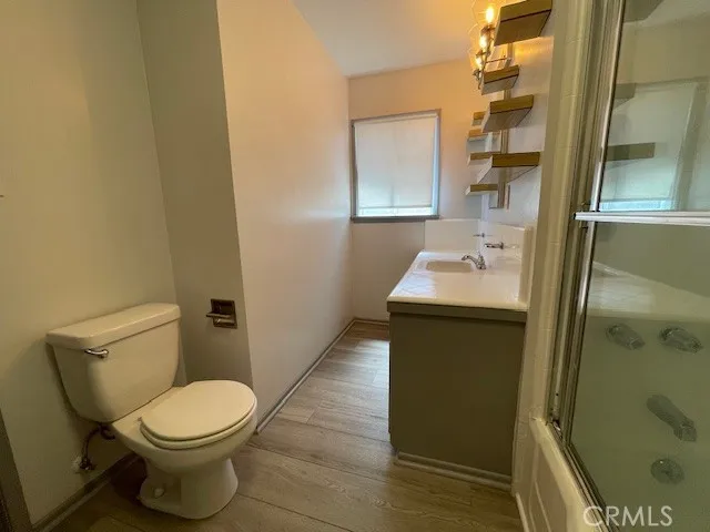 Burbank, California 91504, United States, 1 Bedroom Bedrooms, ,1 BathroomBathrooms,Residential,Active,250677