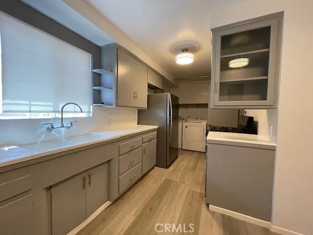 Burbank, California 91504, United States, 1 Bedroom Bedrooms, ,1 BathroomBathrooms,Residential,Active,250677