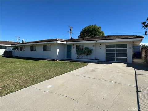 Photo of 979 N Gardena Ave, Rialto, CA 92376 (MLS # IV26031466)