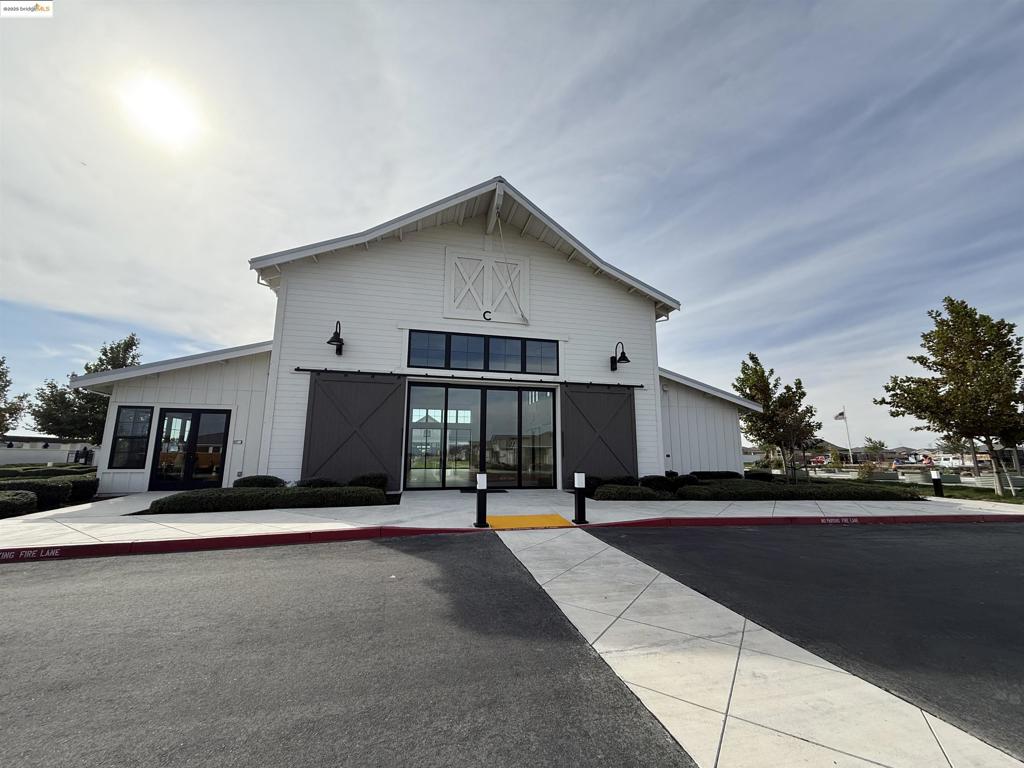 SUMMIT - Residential