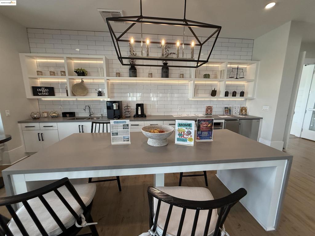 SUMMIT - Residential