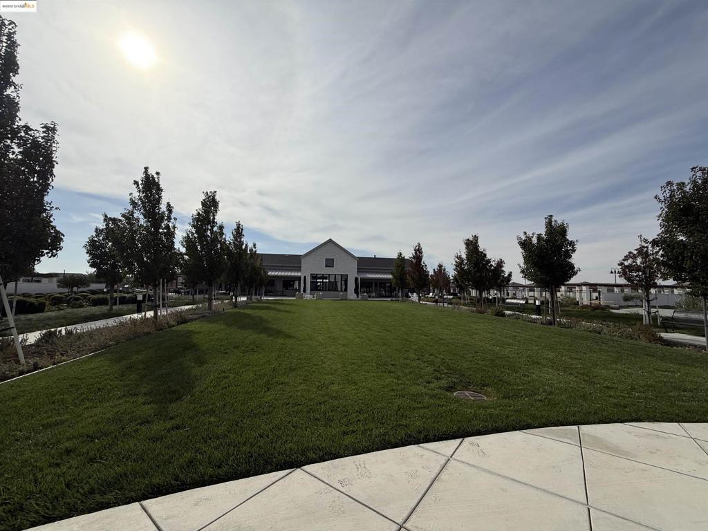 SUMMIT - Residential