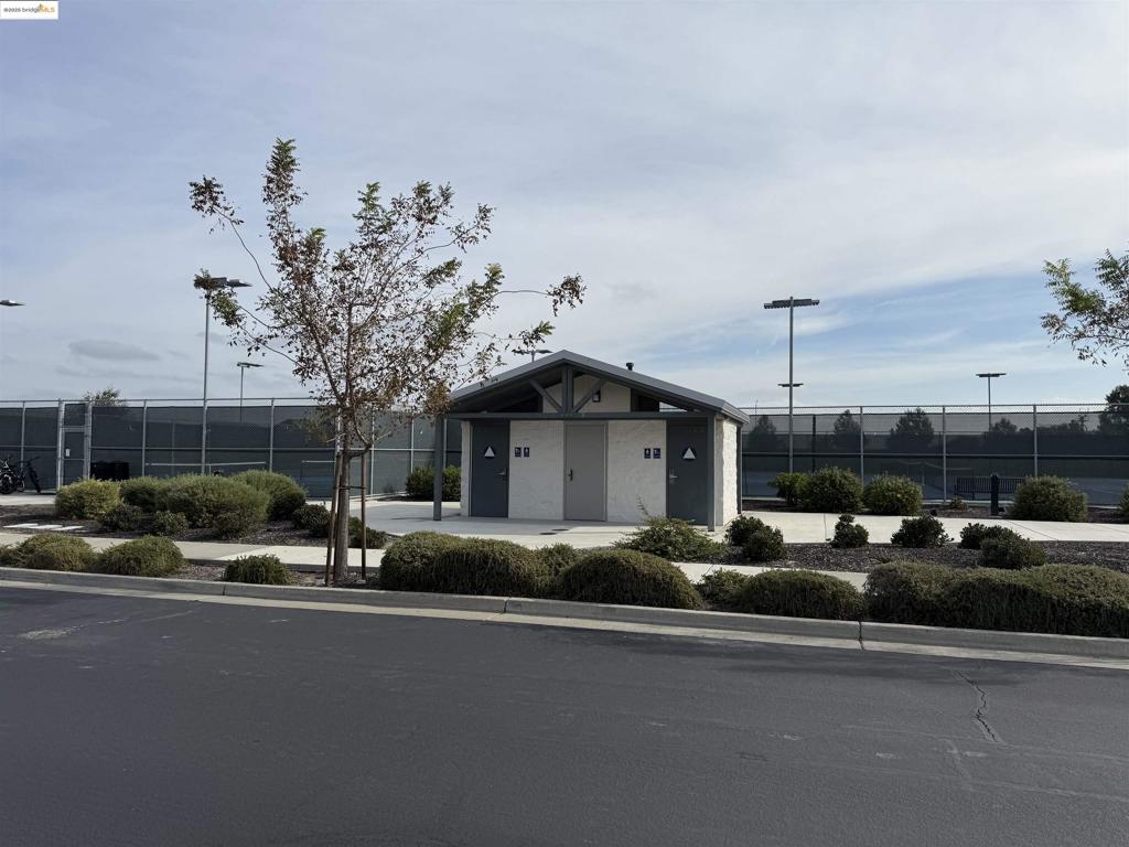 SUMMIT - Residential