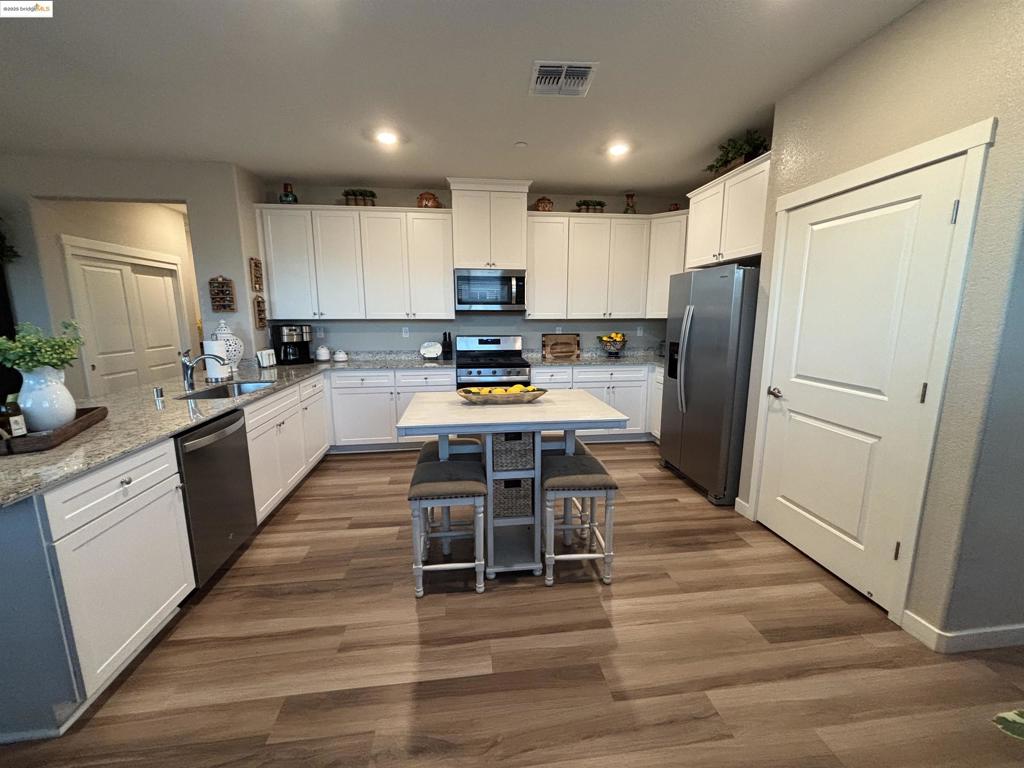 SUMMIT - Residential