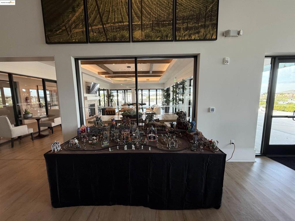 SUMMIT - Residential