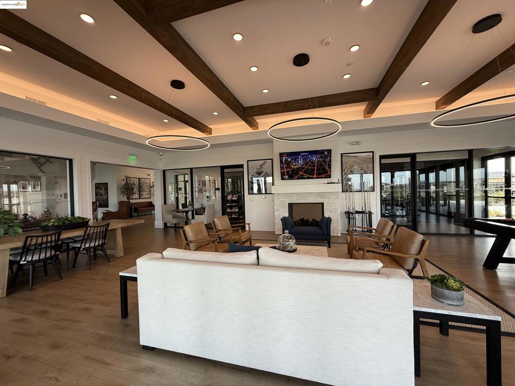 SUMMIT - Residential