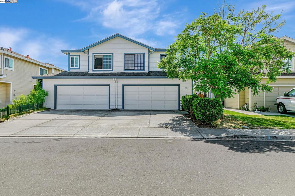 EASY PENINSULA ACCESS – ARDENWOOD MOVE-IN READY! 3 Bedroom, 3 Bath with enclosed 2-Car Garage. Fresh everything! Spacious Primary Suite, new large Primary Bath, large walk-in closet. Abundant natural light, a wonderful sense of space. Central air conditioning. Large rear patio, very move-in ready. **OPEN HOUSES: Sat. and Sun., 9/13 and 9/14, both from 1pm-4pm.**