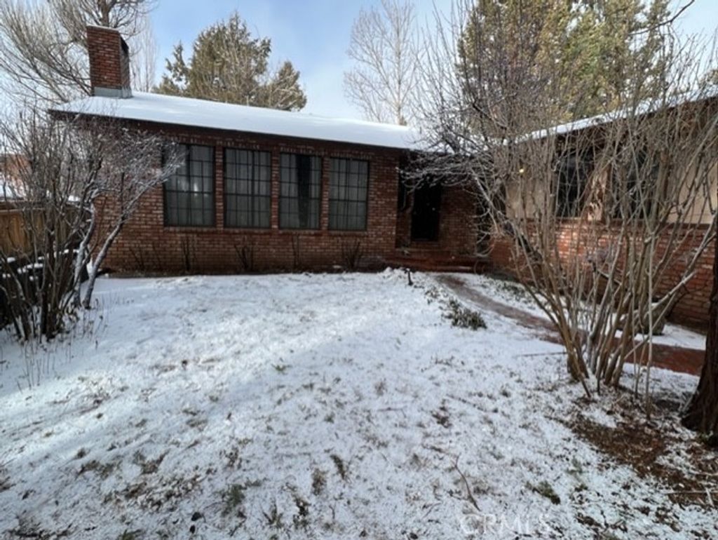 Photo of 1011 Mount Whitney, Big Bear City, CA 92314 (MLS # PW26075848)