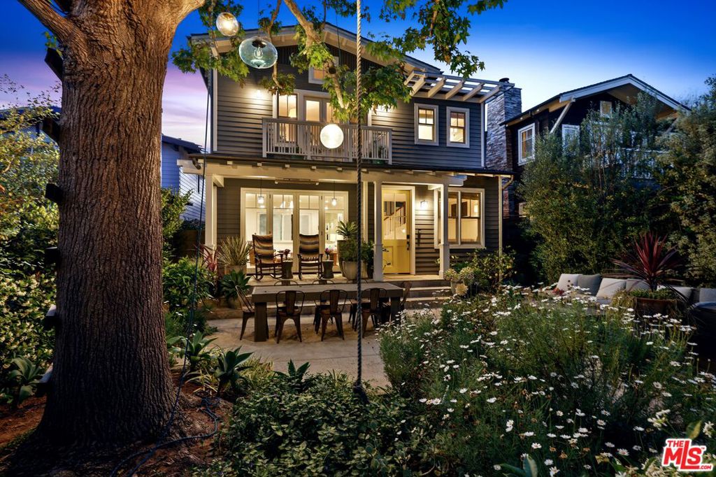 821 Amoroso Place, Venice CA 90291