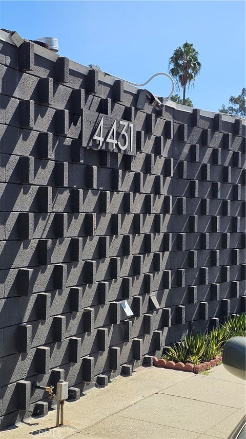 Photo of 4431 Don Ricardo Dr DR #13, Los Angeles, CA 90008 (MLS # DW26212083)