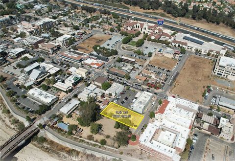 42045 3rd Street Temecula CA 92590