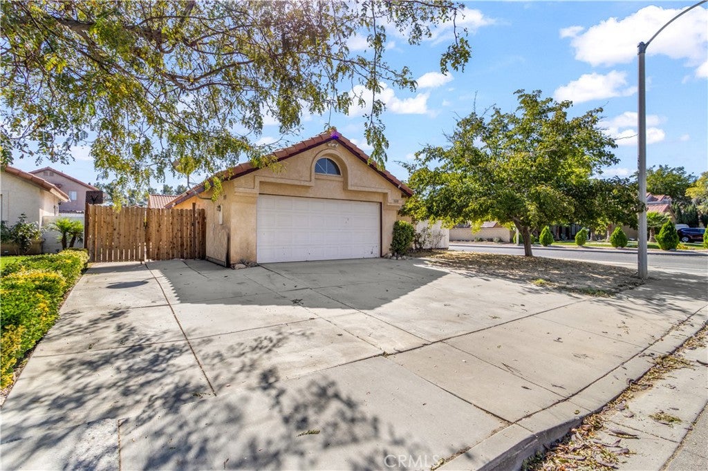 1800 Sierra View