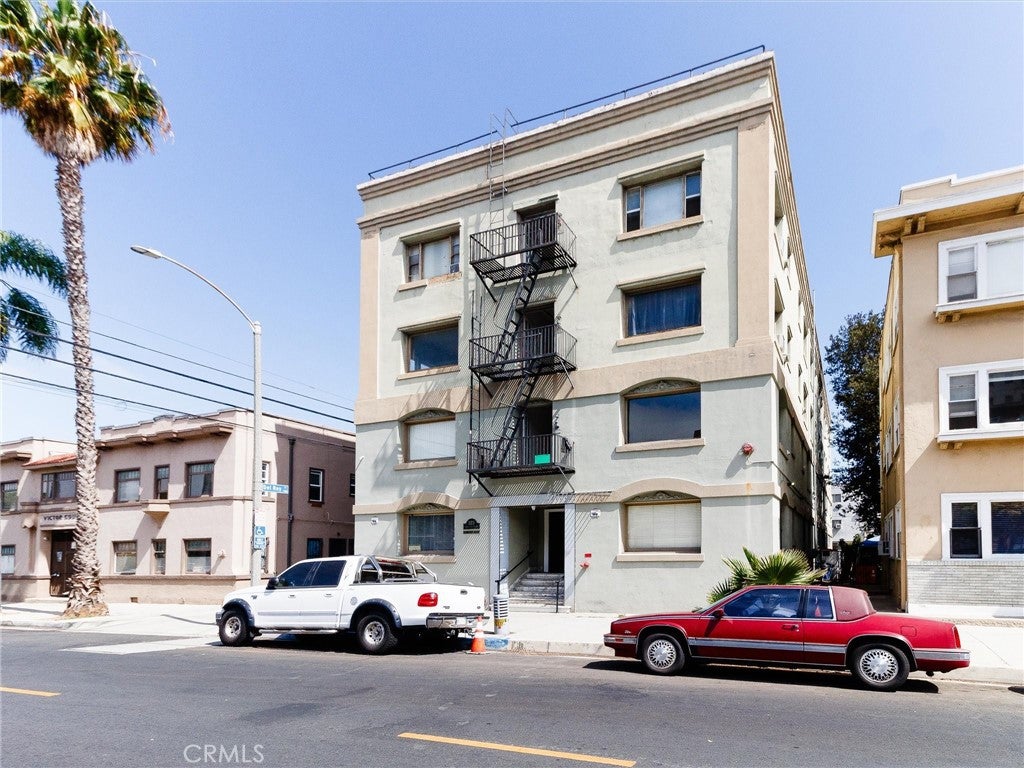 323 W 4th. Unit 101 101